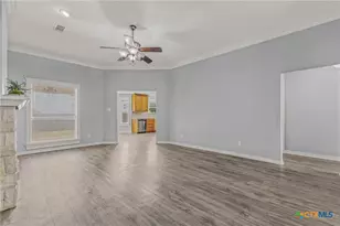 526 Armstrong Dr, Belton, TX 76513 - Photo 5