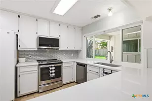 805 Santa Fe, Victoria, TX 77904 - Photo 3