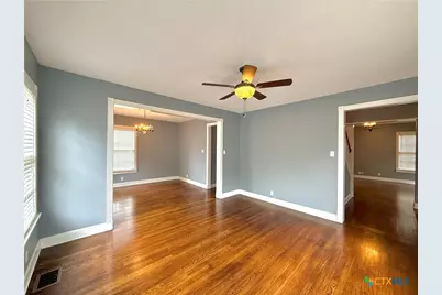 1403 N Bridge Street, Victoria, TX 77901 - Photo 9