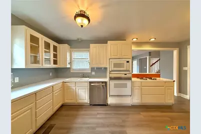 1403 N Bridge Street, Victoria, TX 77901 - Photo 13