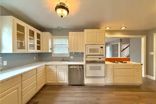 1403 N Bridge St, Victoria, TX 77901 - Photo 13