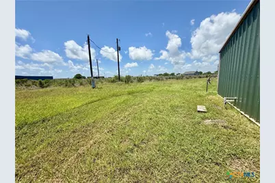 422 N Quailrun Avenue, Port Lavaca, TX 77979 - Photo 5