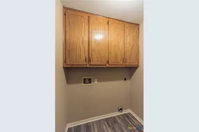 225 Spur Drive, Victoria, TX 77904 - Photo 9
