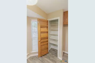 225 Spur Drive, Victoria, TX 77904 - Photo 7