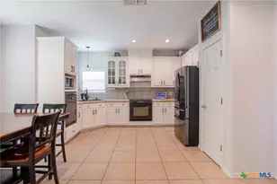 218 W Haven, Victoria, TX 77904 - Photo 3