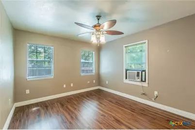 211 W 14th Avenue, Belton, TX 76513 - Photo 9