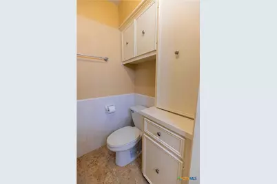 301 Berkshire Lane, Victoria, TX 77904 - Photo 33