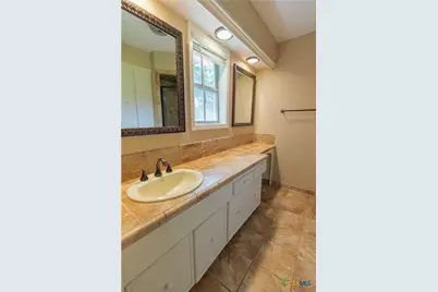 301 Berkshire Lane, Victoria, TX 77904 - Photo 21