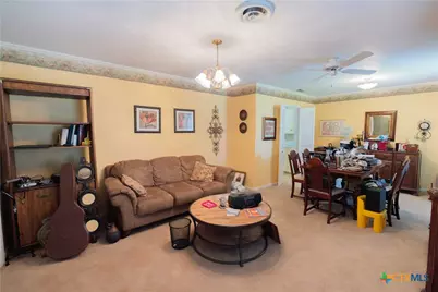 301 Berkshire Lane, Victoria, TX 77904 - Photo 3