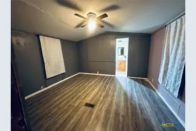 217 E Schulz, Marion, TX 78124 - Photo 11