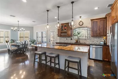 412 Elmwood Drive, New Braunfels, TX 78130 - Photo 3