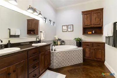 412 Elmwood Drive, New Braunfels, TX 78130 - Photo 15