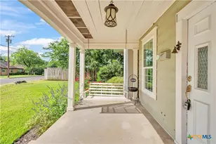 1216 N Penelope St, Belton, TX 76513 - Photo 3