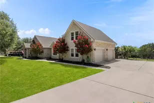 1041 Spanish Trail, New Braunfels, TX 78132 - Photo 7