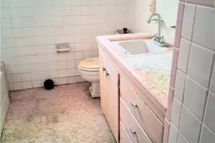 1702 Woodlawn St, Victoria, TX 77901 - Photo 7