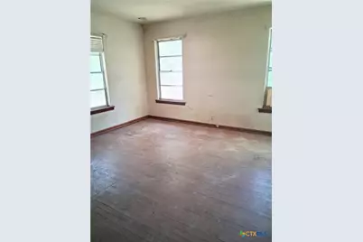 1702 Woodlawn Street, Victoria, TX 77901 - Photo 11
