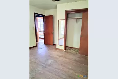 1702 Woodlawn Street, Victoria, TX 77901 - Photo 9