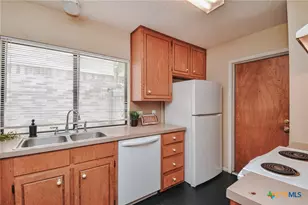 408 Waterford Dr, Victoria, TX 77901 - Photo 7