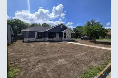 300 S 14th Street, Gatesville, TX 76528 - Photo 1