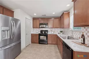 578 Briggs Dr, New Braunfels, TX 78130 - Photo 9