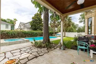 507 S De Leon St, Victoria, TX 77901 - Photo 33