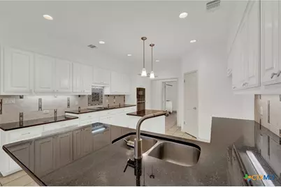8472 Rolling Acres Trail, Fair Oaks, TX 78015 - Photo 11