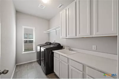 1044 Slight Street, New Braunfels, TX 78130 - Photo 11