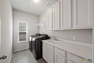 1044 Slight St, New Braunfels, TX 78130 - Photo 11