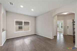 1044 Slight St, New Braunfels, TX 78130 - Photo 3