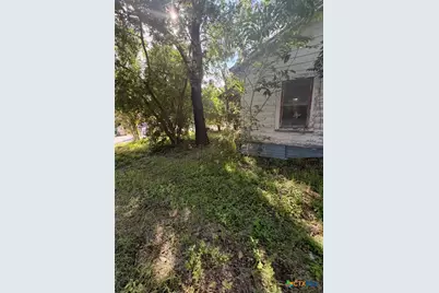 185 S West End Avenue, New Braunfels, TX 78130 - Photo 1