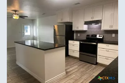 909 E 3rd Street #B, Lampasas, TX 76550 - Photo 5