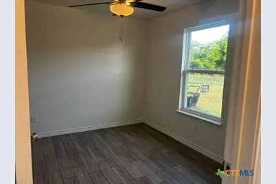 909 E 3rd Street #B, Lampasas, TX 76550 - Photo 11