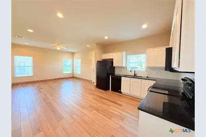 1168 Sycamore Street, Seguin, TX 78155 - Photo 5