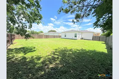 1168 Sycamore Street, Seguin, TX 78155 - Photo 13