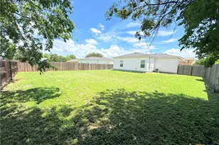 1168 Sycamore St, Seguin, TX 78155 - Photo 13