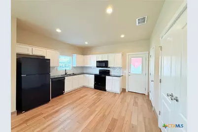 1168 Sycamore Street, Seguin, TX 78155 - Photo 3