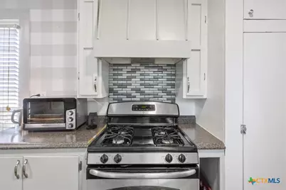 425 E 13th Avenue, Belton, TX 76513 - Photo 13