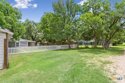 425 E 13th Avenue, Belton, TX 76513 - Photo 35