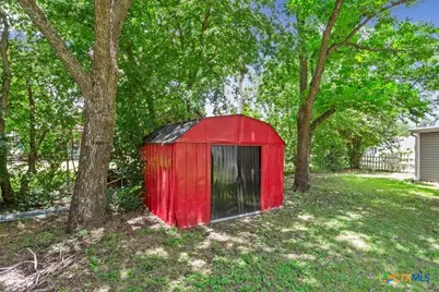 425 E 13th Avenue, Belton, TX 76513 - Photo 33