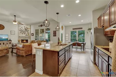 1937 Hunters Cove, New Braunfels, TX 78132 - Photo 5