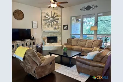 1937 Hunters Cove, New Braunfels, TX 78132 - Photo 5