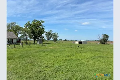 1997 Martinez Road, Yoakum, TX 77995 - Photo 15
