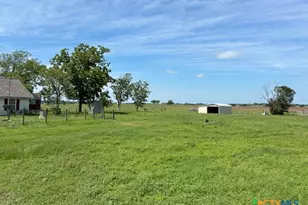 1997 Martinez Rd, Yoakum, TX 77995 - Photo 15
