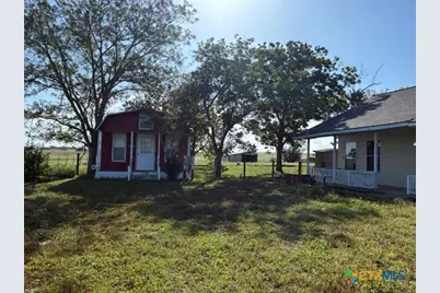 1997 Martinez Road, Yoakum, TX 77995 - Photo 13
