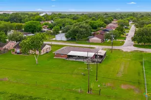 309 Viking St, Victoria, TX 77905 - Photo 35