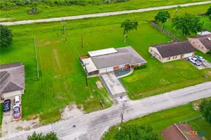 309 Viking St, Victoria, TX 77905 - Photo 33