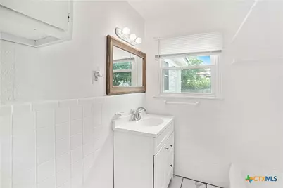 1611 S 33rd Street, Temple, TX 76504 - Photo 11