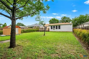 1611 S 33rd St, Temple, TX 76504 - Photo 17