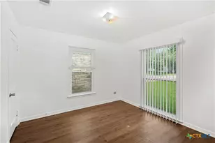 1611 S 33rd St, Temple, TX 76504 - Photo 13