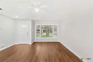 1611 S 33rd St, Temple, TX 76504 - Photo 3
